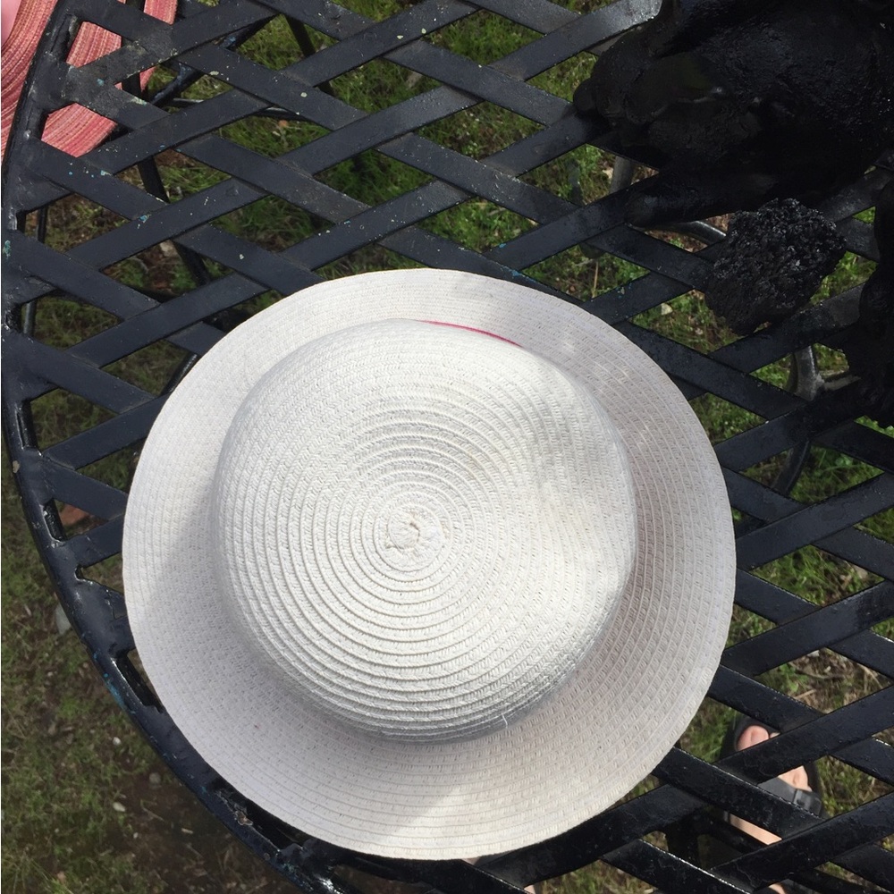 Striped Ribbon Cream Hat - Picture 8 of 8